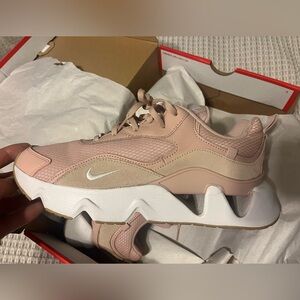 Brand New Women’s Nike Ryz II Sneaker